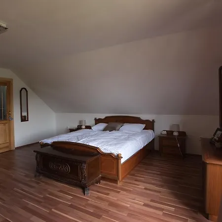 Stare Hute, Novohradske Hory Landsted Horní Stropnice